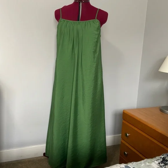 slim fit dress slacks Apple Cider Sips Velvet Dress In Green – Impressions Online Boutique main image 1